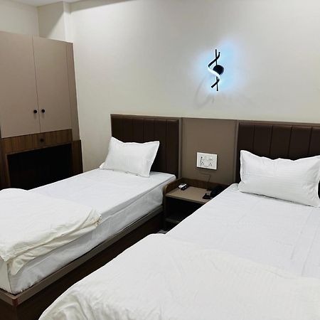 Hotel Fun N Food Bhuj Eksteriør bilde