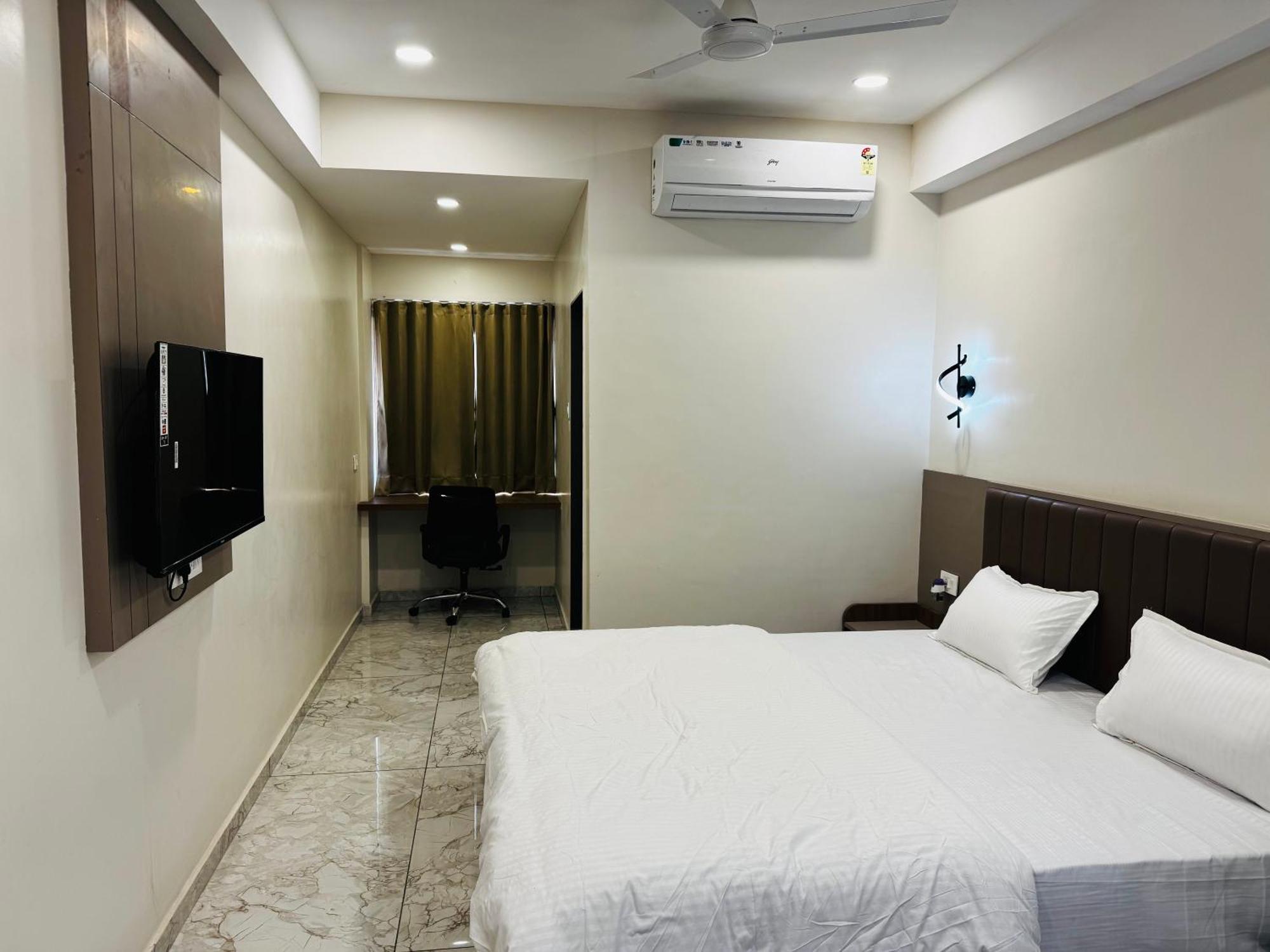 Hotel Fun N Food Bhuj Eksteriør bilde